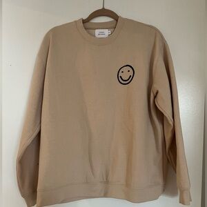 Things between Sweatshirt